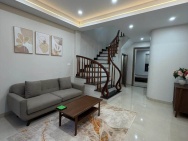 Bán nhà mặt phố Đại Cồ Việt, 85m2, 4 tầng, nhỉnh 49 tỉ, ô tô ngủ