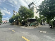 Góc 2 MT 496/ Dương Quảng Hàm, P6. DT 116m2 (5,2x23m). Hẻm rộng 12m