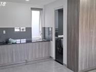 Cho thuê căn hộ dịch vụ mới xây,full nội thất, cửa sổ/ban công cực