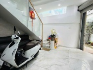 Nhà Bán trung tâm P2 Quận 10 – Nguyễn Chí Thanh – 3 tầng – ngang