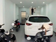 Cần bán nhà ngõ 24 Ngọc Lâm, 58m x 6T gara thang máy, kinh doanh