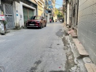 Siêu hiếm bán đất phố trạm 66M ô tô tránh vào đất long biên