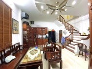 BÁN NHÀ HOÀNG HOA THÁM 38M 5 TẦNG 9 TỶ