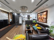 Giá tốt, bán nhà phân lô Hoàng Quốc Việt, ô tô vào nhà, 115m, có