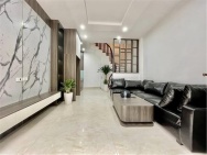 BÁN NHÀ TRUNG TÂM PHÚC LỢI - 6 TỶ-5 TẦNG- TẶNG NỘI THÁT-Ô TÔ GẦN