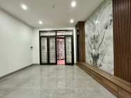 Bán siêu phẩm nhà trần khát chân 5 tầng thang máy long lanh lô góc sát phố hai bà trưng