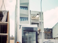 Bán nhà mặt phố đẹp 7 tầng có thang máy tại Lạc Long Quân, 13.4 tỷ,