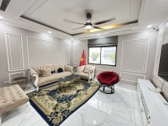 Bán căn nhà bên ngõ phố Vọng, gara, ở vip, Kd đỉnh, 81m,thang máy,