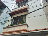 NHÀ 5 TẦNG BTCT MỚI TINH TẶNG FULL NỘI THẤT, SÁT BÊN NGÃ TƯ TÂN KỲ