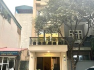 HIẾM THUỴ KHUÊ-  TÂY HỒ - MẶT PHỐ VỈA HÈ - KINH DOANH-  ĐI BỘ RA HỒ