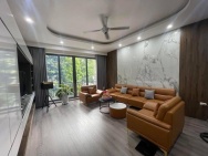 Siêu hiếm, bán nhà Ngọc Hà, ô tô vào nhà, 95m, mặt tiền 5.5m, chỉ