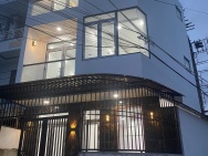 BÁN NHÀ CĂN GÓC 2 MẶT TIỀN 3 TẦNG HẺM OTO PHƯỚC LONG NGAY KĐT PHƯỚC