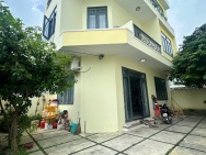 BÁN NHÀ MÊ ĐÚC 3 TẦNG ĐẸP LUNG LINH NGANG 9m NGAY CẦU DỨA PHÚ NÔNG,