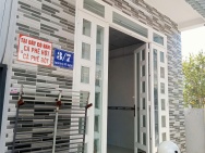 Cho thuê nhà riêng kiên cố, 2 phòng ngủ, có máy lạnh, máy tắm nước