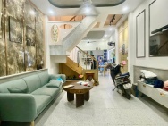 BÁN NHÀ 4 TẦNG GẦN CHỢ, GẦN BẾN XE BUÝT HIỆP THÀNH, QUẬN 12