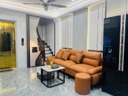 Bán gấp nhà đẹp Bán đảo Linh Đàm-View hồ, ngõ ô tô con-31m*6