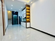 TRUNG TÂM ĐỐNG ĐA PHỐ HÀO NAM 40M 5 THANG MÁY NHỈNH 10 TỶ KHU VỰC 