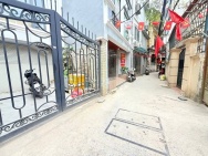 Lạc Long Quân – CCMN 6T thang máy 104m² MT 6.1m – Giá chào 27.5 Tỷ