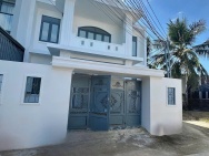 BÁN NHÀ CĂN GÓC 2 TẦNG GẦN BỆNH VIỆN ĐƯỜNG SẮT VĨNH HIỆP