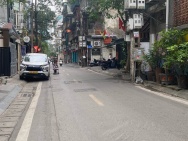 HIẾM CÓ! TRUNG TÂM BA ĐÌNH - 80M² NHÀ 3
 TẦNG  - CÁCH PHỐ 70M, GẦN