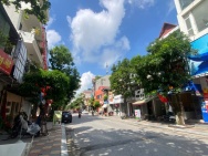 chủ cần bán nhà mặt phố trần hưng đạo, nhà 2 tầng cũ, giá rẻ nhất