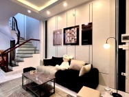 NGUYỄN VĂN LINH – LONG BIÊN  30m² – 5 TẦNG – Ô TÔ QUA NHÀ