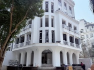 Bán nhà Mặt phố Phạm Văn Đồng - 200m MT 10m Lô góc Vỉa hè Nhà mới