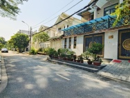 BÁN NHÀ CẤP 4, 2 CĂN TRÊN 180M2 THỔ CƯ (12M X 15M), VUÔNG VỨC - CHỈ