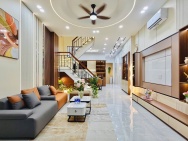 NHÀ ĐẸP - 70M2 - 3 TẦNG LẦU, SÂN THƯỢNG CỰC CHILL - NGAY EMART -