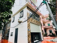 Phúc lợi long biên 8 tỷ 40m xây 6 tầng thang máy ô tô đỗ cửa