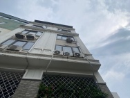 Nguyễn Văn Linh 7 tỷ 32m nhà dân 7 tầng,ô tô trong nhà Long Biên