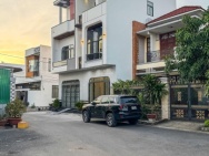 ngôi nhà ngang 5.3m hiếm khu Phước Bình - DT rộng lớn 95m2 - 4 nơi