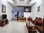 Bán nhà mặt tiền Hồ Phi Tích, Hòa Xuân 100m2, nhà 2.5 tầng đối diện