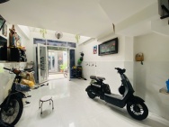 Bán nhà hẻm ô tô 5 tầng BTCT, còn như mới Tạ Quang Bửu giá chỉ 6,7