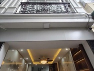 BÁN GẤP - CHUNG CƯ MN VIP - THANG MÁY - DÒNG TIỀN KHỦNG - GẦN CẦU