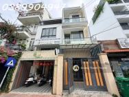 Bán nhà 3 tầng mặt tiền Lam Sơn trung tâm Bàn Cờ, cách biển 5 phút,