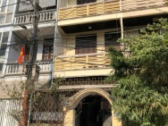 Cho thuê nhà khu dân cư sầm uất, mặt tiền đường ngõ 168 Hào Nam,