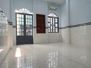 Giá 4.X TỶ – 4.2 x 12 M – NHÀ ĐẸP VÀO Ở NGAY – GẦN EMART & LÀNG HOA