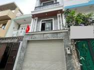 Bán nhà 4 tầng đường Quôc Lộ 13 khu phân lô liền kề Vạn Phúc City,