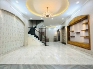 Bán nhà MT Hoàng Hoa Thám, phường 12; Tân Bình (4*15) cổng ga T3