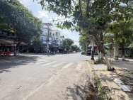 Bán đất mặt tiền Khúc Hạo 196m2 ngang 10m, gần biển Sơn Trà, giá