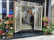 Cho thuê nhà đẹp 1 trệt + 3 lầu phường Chánh Hưng, HCM, DT 31,5m2,