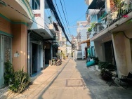 Cho thuê nhà Phan Đăng Lưu, 3x18m, 1 trệt, 1 lửng, 1 lầu, 2pn, 2wc,