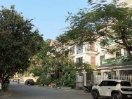 Bán nhà phân lô Bộ Quốc Phòng Thạch Bàn 96m2, MT 7.7m, vỉa hè, 17.8