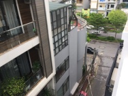 HOT!PHÂN LÔ OTO 7 CHỖ NGỦ TRONG NHÀ,OTO TRÁNH DỪNG ĐỖ TRƯỚC NHÀ,ĐỨC