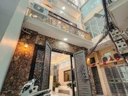 Siêu phẩm trần khát chân bán nhà 6 tầng thang máy long lanh lô góc hai bà trưng