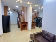 BÁN NHÀ NGỌC LÂM, LONG BIÊN – 33M², 5 TẦNG, 8.5 TỶ – Ô TÔ ĐỖ CỔNG