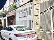 KIỆT Ô TÔ TRÁNH NHAU NGAY TRUNG TÂM, ĐƯỜNG ĐIỆN BIÊN PHỦ THÔNG VỚI