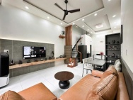 Bán nhà đường Lã  Xuân Oai, Q9, Thủ Đức, TP HCM. DT  50m2, 4 tầng,