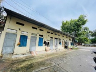 Lô góc Nguyễn Thị Định và đường Phan Như Cẩn đối diện sân bay cũ.